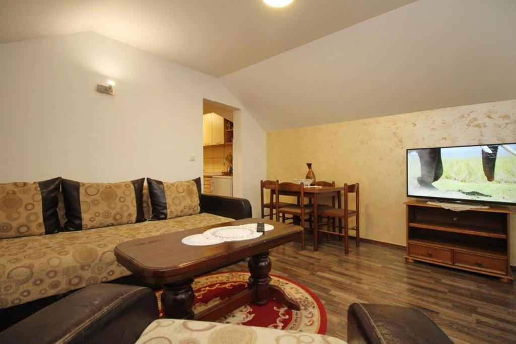 Apartment Bogdanovic *